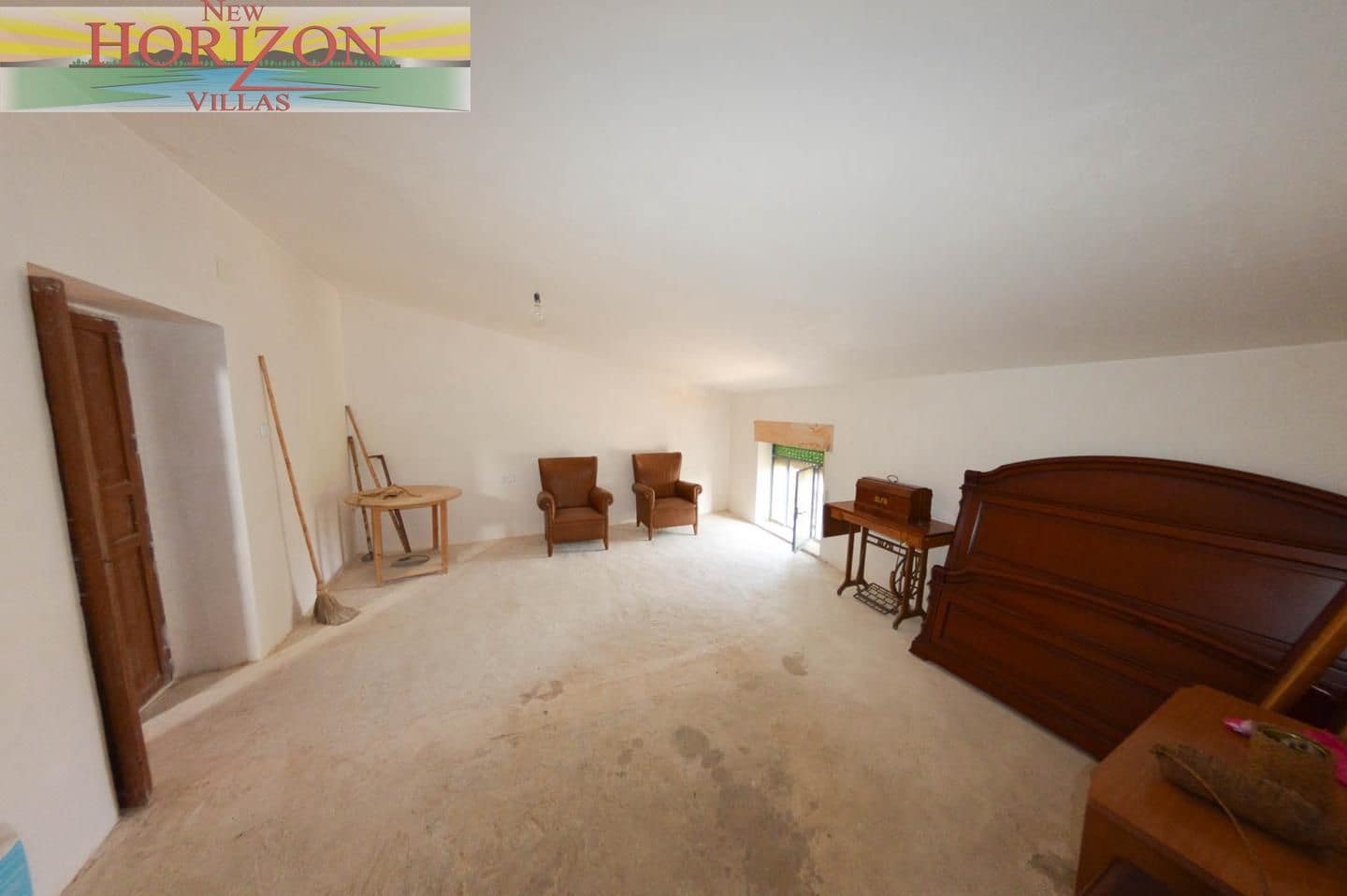 8 bedroom Villa for sale in Zurgena with garage - € 99,000 (Ref: 9191694)