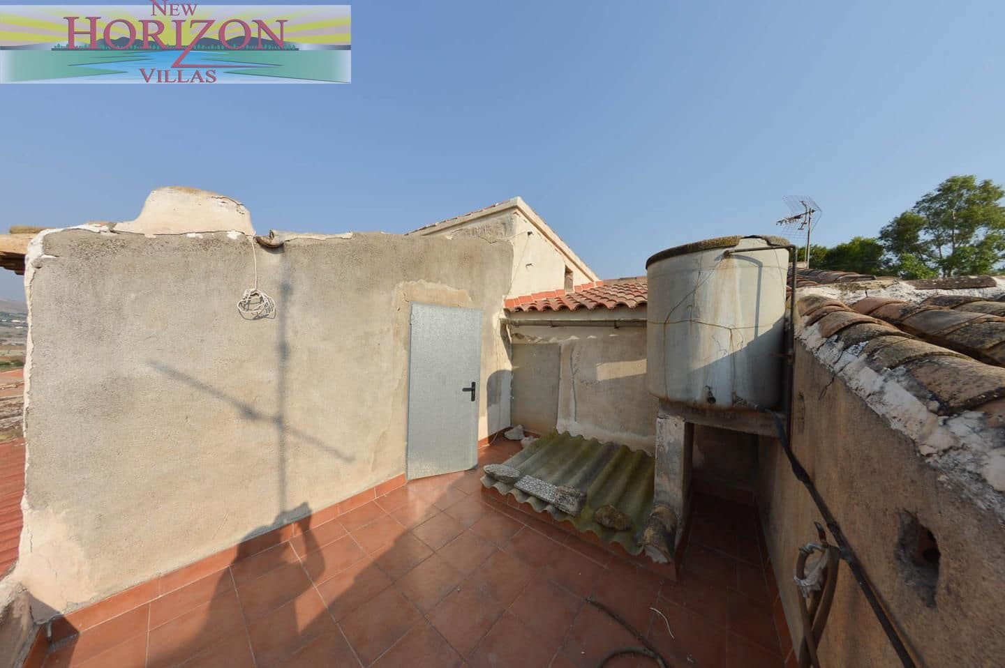 8 bedroom Villa for sale in Zurgena with garage - € 99,000 (Ref: 9191694)