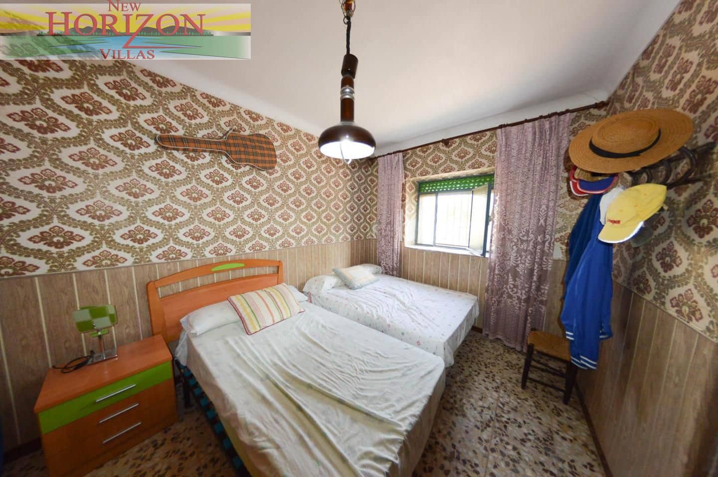 8 bedroom Villa for sale in Zurgena with garage - € 99,000 (Ref: 9191694)