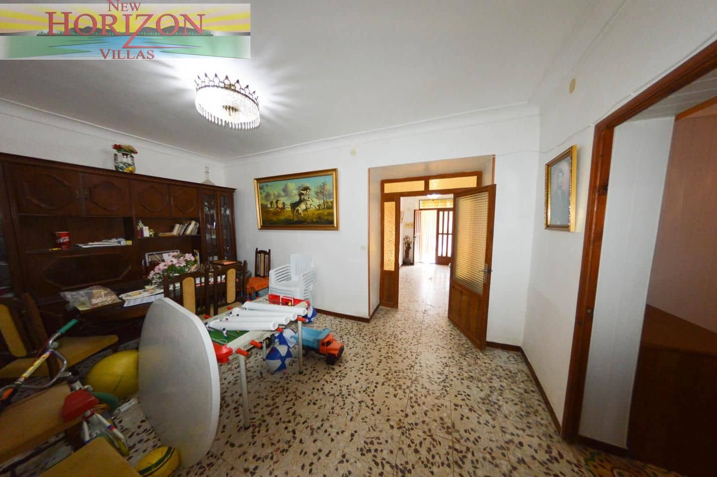 8 bedroom Villa for sale in Zurgena with garage - € 99,000 (Ref: 9191694)