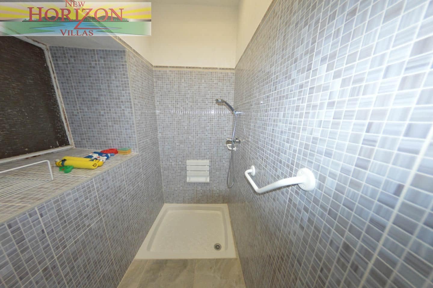 8 bedroom Villa for sale in Zurgena with garage - € 99,000 (Ref: 9191694)