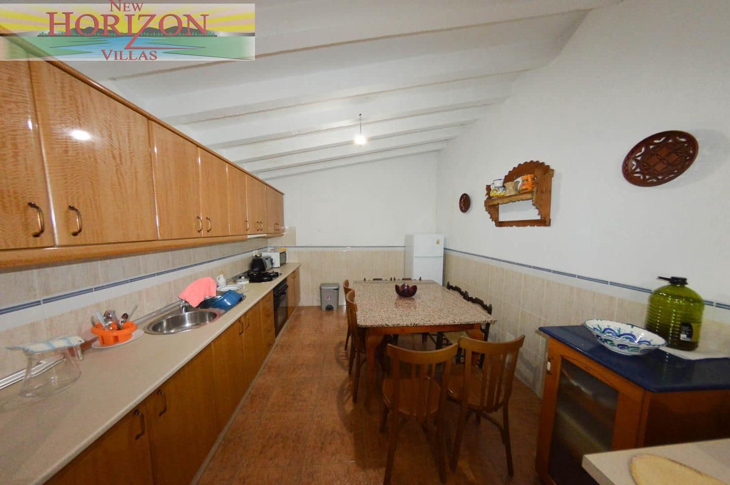 8 bedroom Villa for sale in Zurgena with garage - € 99,000 (Ref: 9191694)