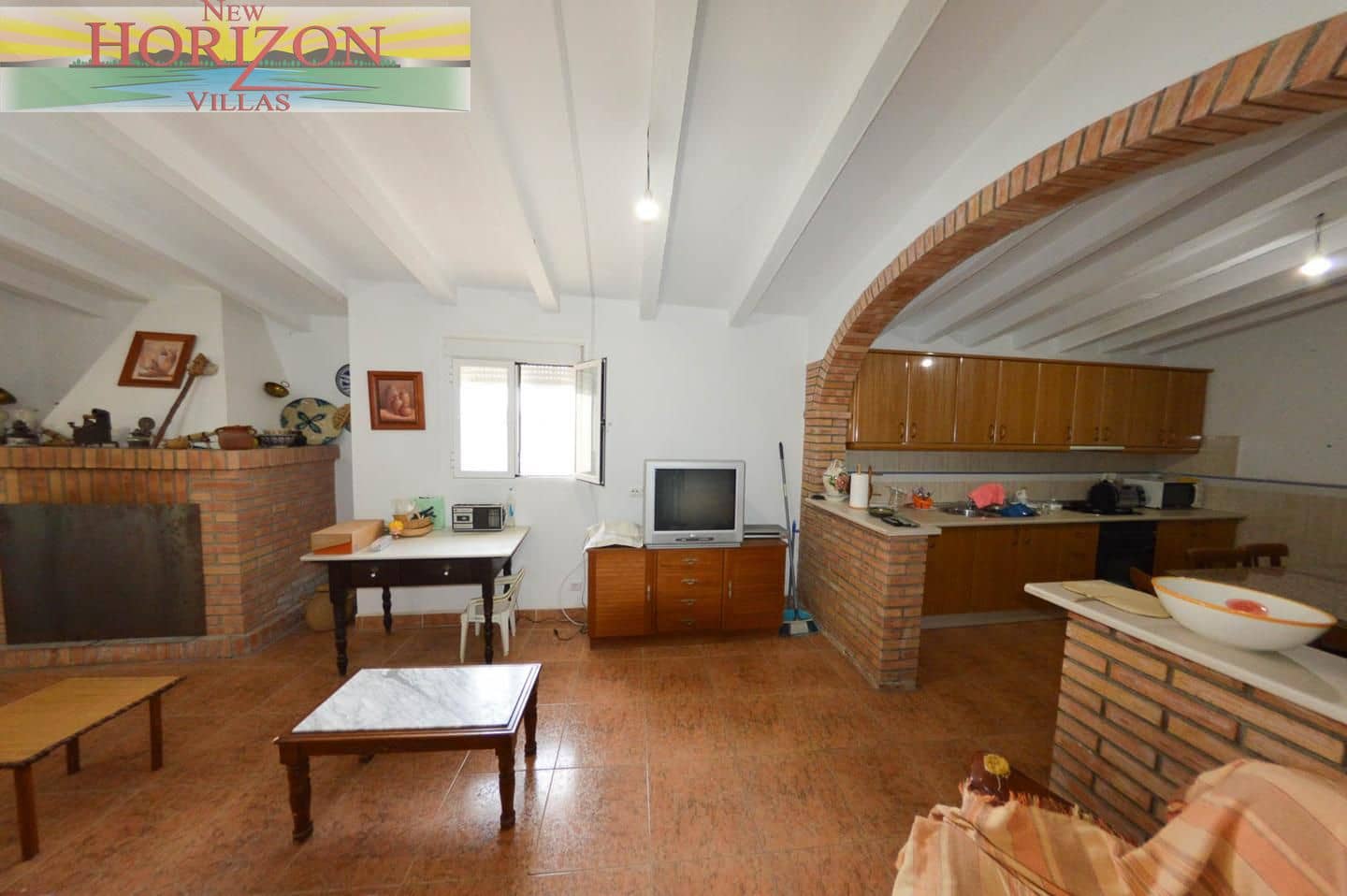8 bedroom Villa for sale in Zurgena with garage - € 99,000 (Ref: 9191694)