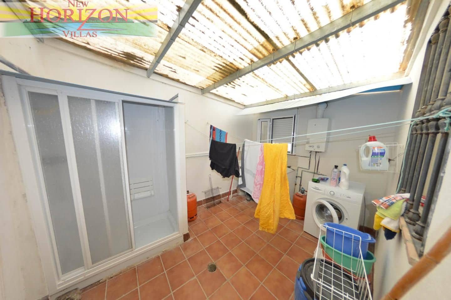 8 bedroom Villa for sale in Zurgena with garage - € 99,000 (Ref: 9191694)