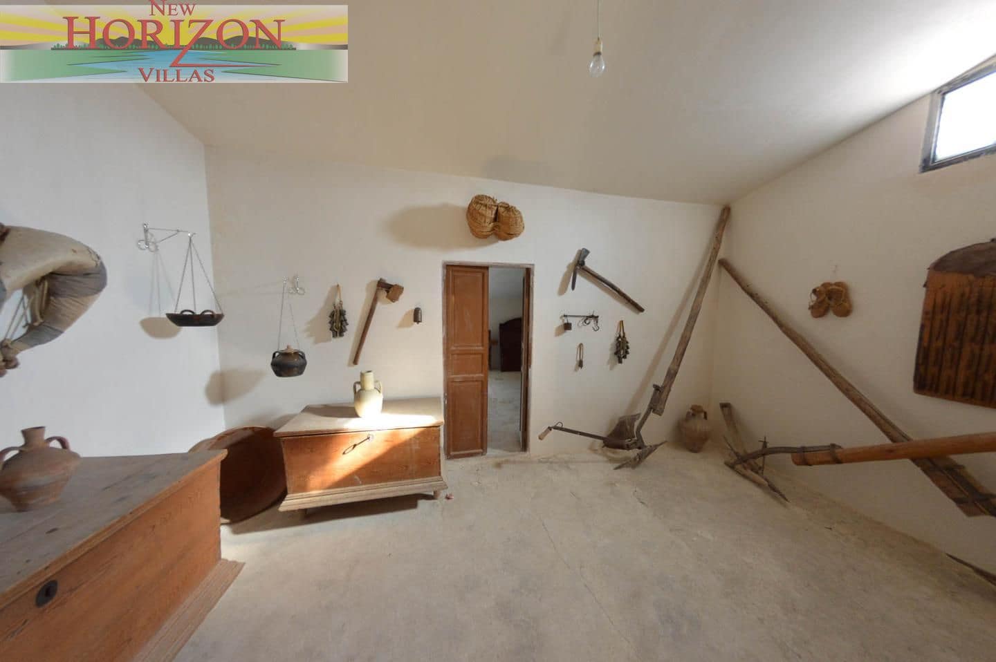 8 bedroom Villa for sale in Zurgena with garage - € 99,000 (Ref: 9191694)