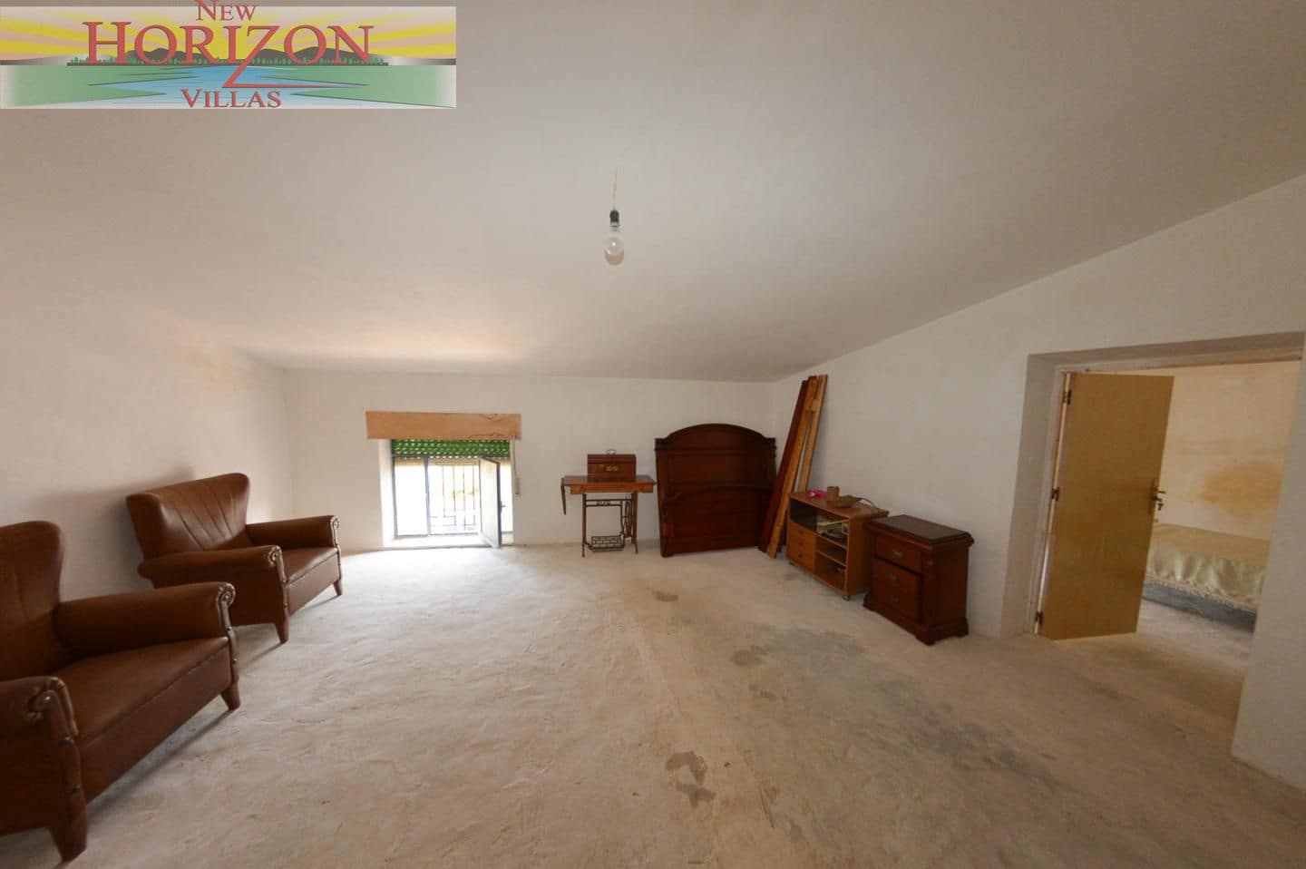 8 bedroom Villa for sale in Zurgena with garage - € 99,000 (Ref: 9191694)