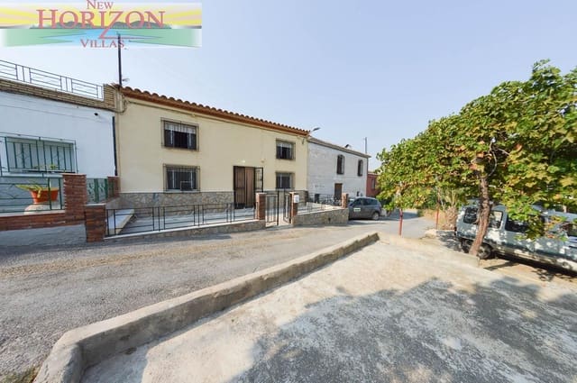 8 bedroom Villa for sale in Zurgena with garage - € 99,000 (Ref: 9191694)