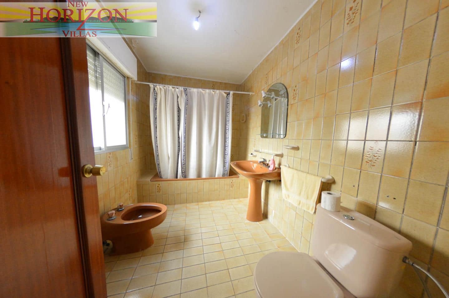 6 bedroom Villa for sale in Zurgena - € 150,000 (Ref: 9238738)