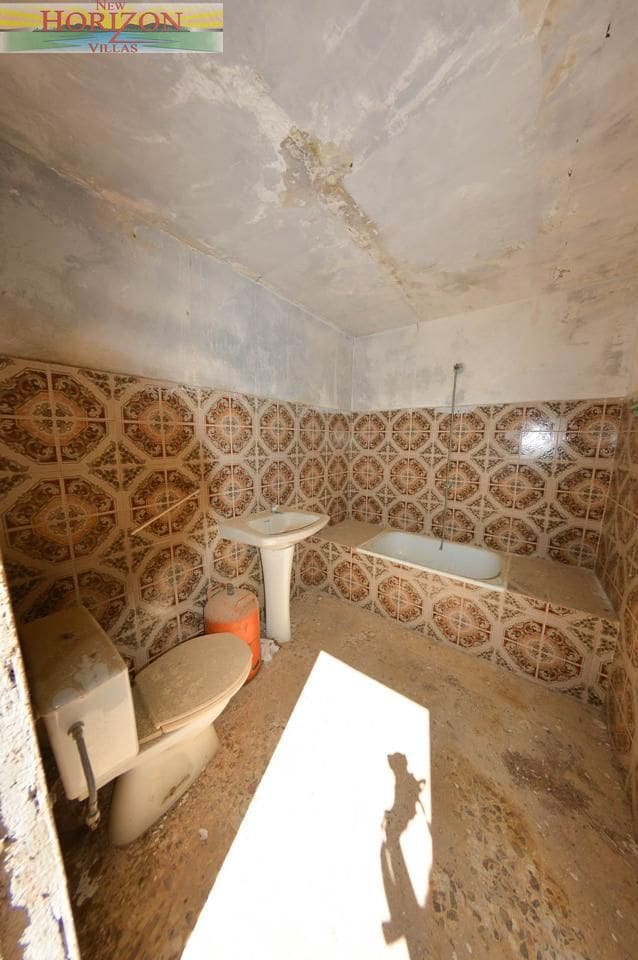 6 bedroom Villa for sale in Zurgena - € 150,000 (Ref: 9238738)