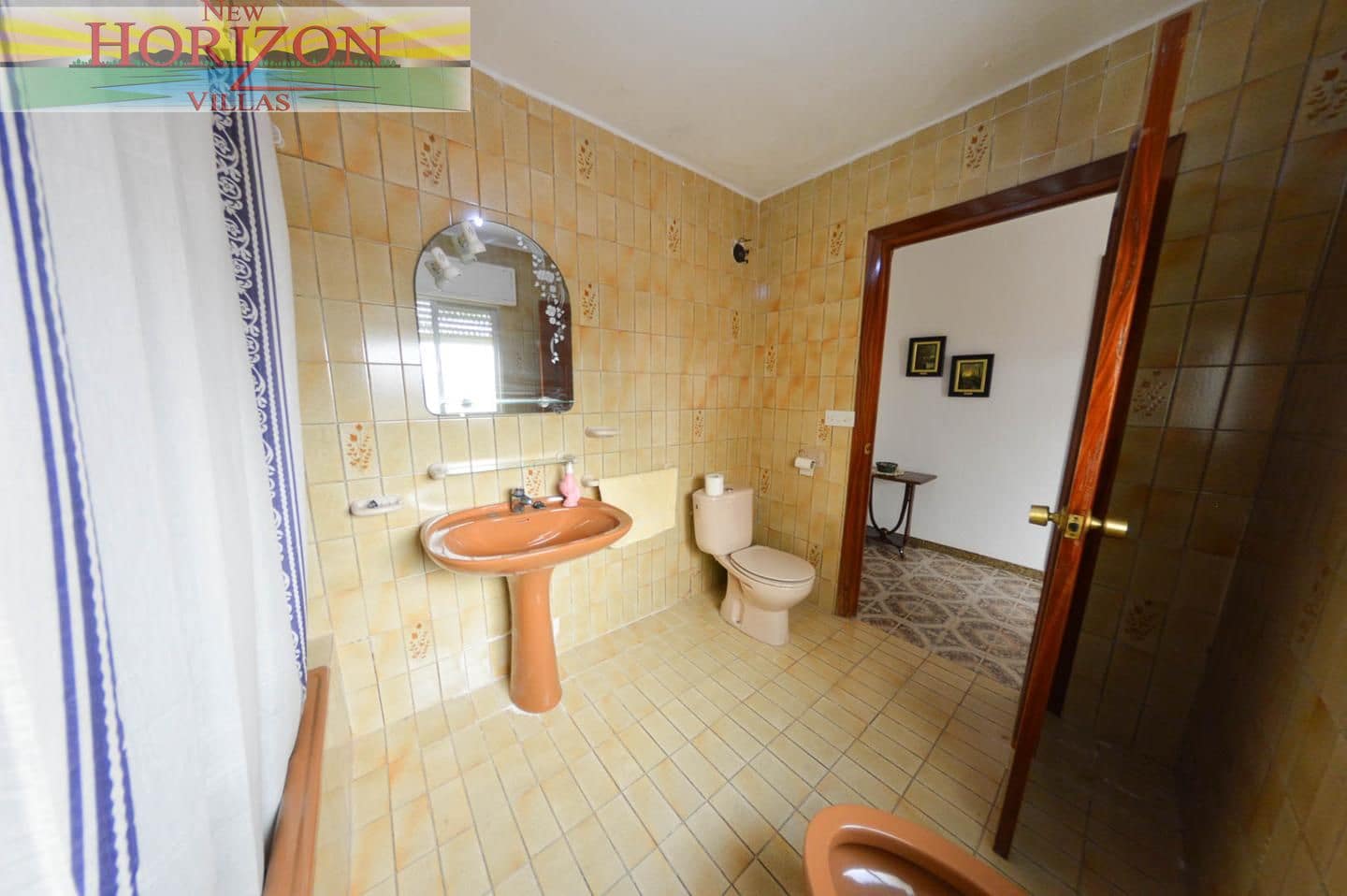 6 bedroom Villa for sale in Zurgena - € 150,000 (Ref: 9238738)