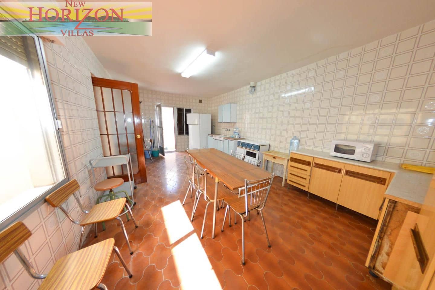 6 bedroom Villa for sale in Zurgena - € 150,000 (Ref: 9238738)