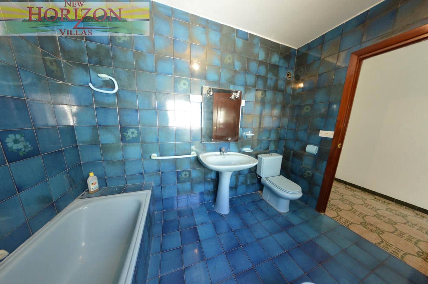 6 bedroom Villa for sale in Zurgena - € 150,000 (Ref: 9238738)