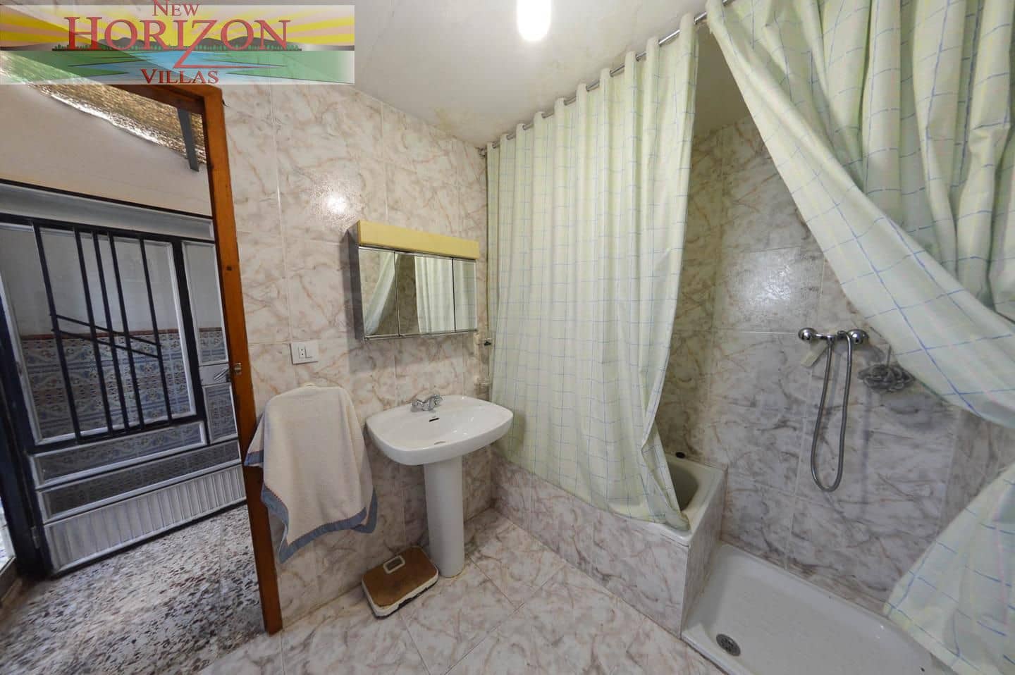 5 bedroom Villa for sale in Zurgena - € 179,000 (Ref: 9345309)