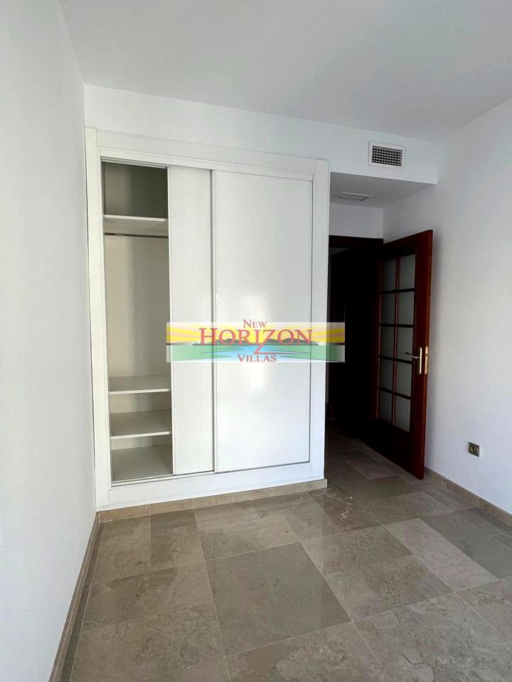 5 soveværelse Lejlighed til salg i Cuevas del Almanzora - € 200.000 (Ref: 9421587)