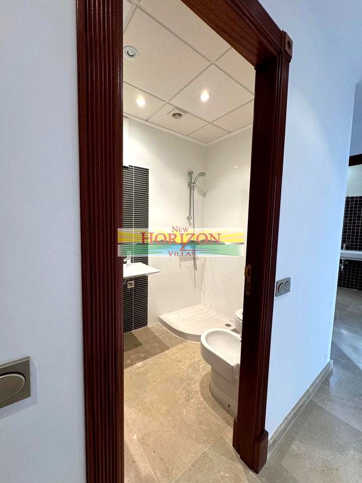 5 soveværelse Lejlighed til salg i Cuevas del Almanzora - € 200.000 (Ref: 9421587)