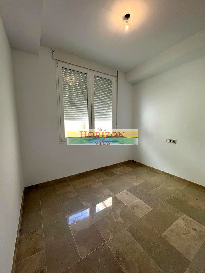 5 soveværelse Lejlighed til salg i Cuevas del Almanzora - € 200.000 (Ref: 9421587)