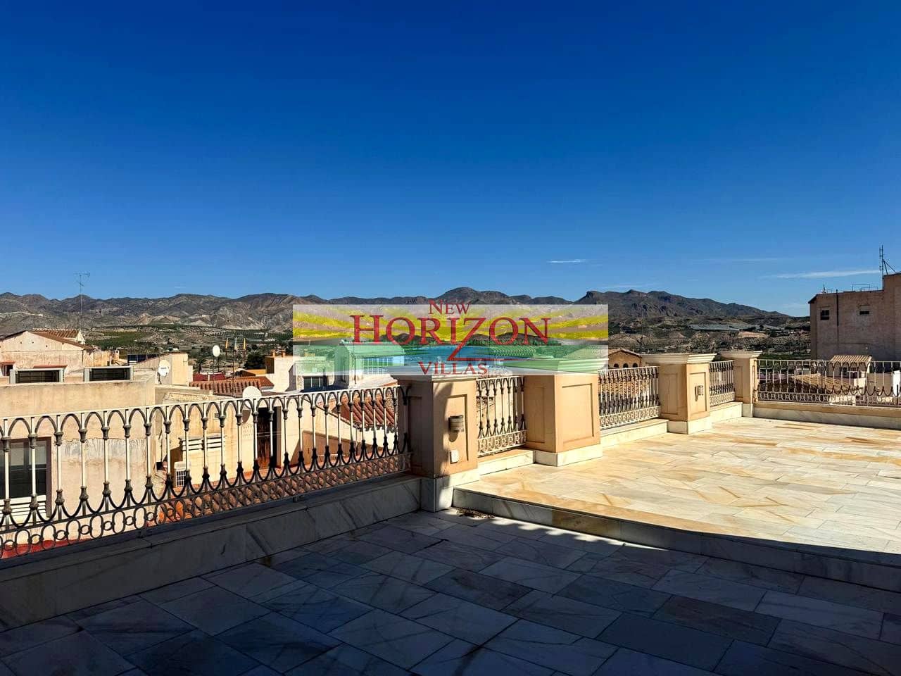 5 soveværelse Lejlighed til salg i Cuevas del Almanzora - € 200.000 (Ref: 9421587)