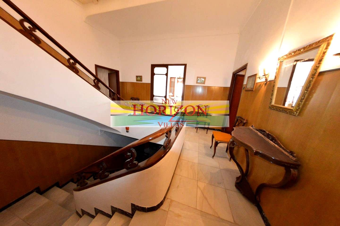 5 bedroom Villa for sale in Cuevas del Almanzora - € 200,000 (Ref: 9432396)