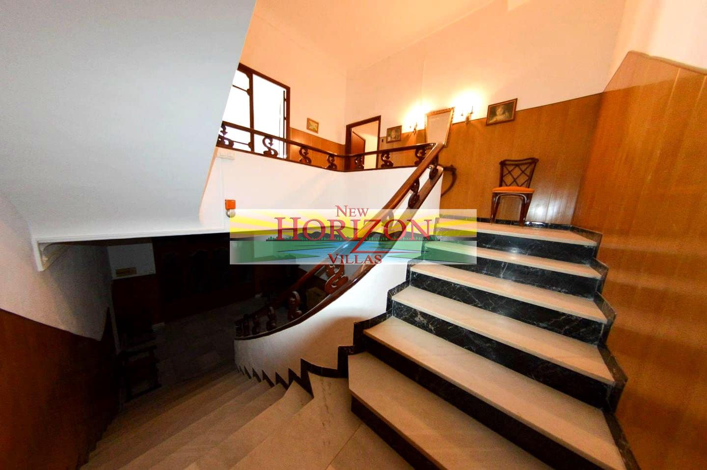 5 bedroom Villa for sale in Cuevas del Almanzora - € 200,000 (Ref: 9432396)