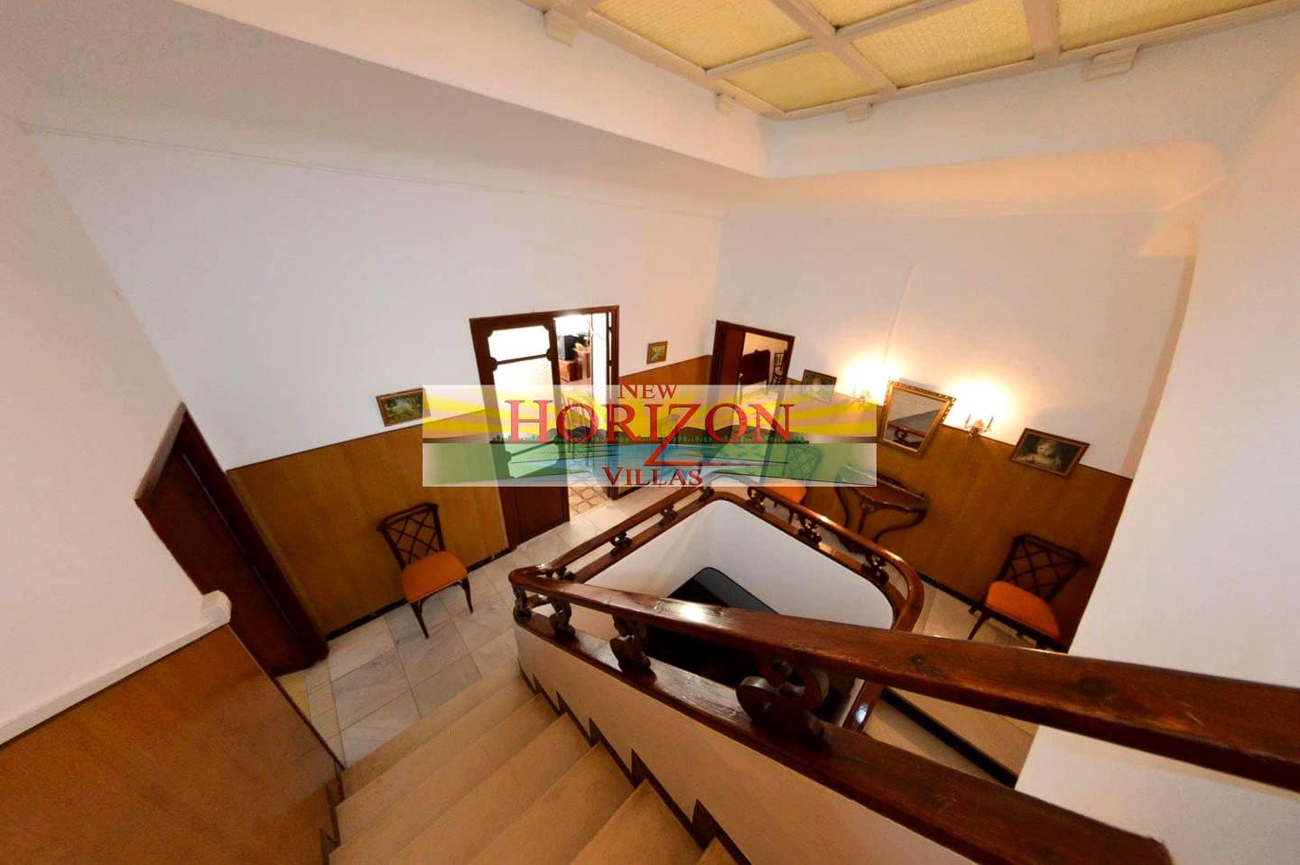 5 bedroom Villa for sale in Cuevas del Almanzora - € 200,000 (Ref: 9432396)