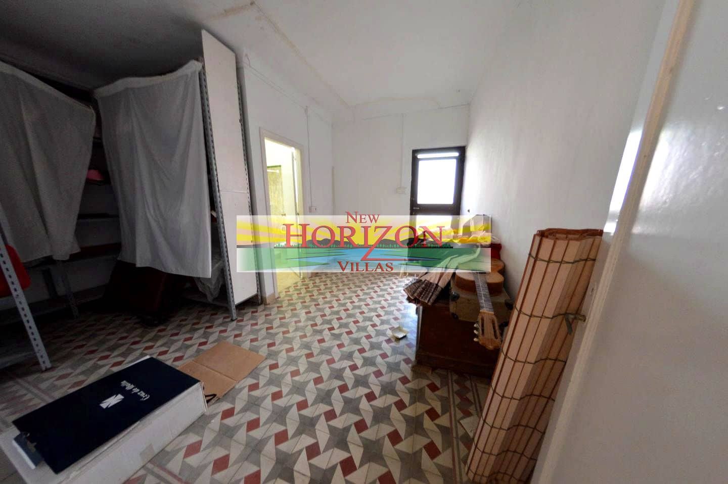 5 bedroom Villa for sale in Cuevas del Almanzora - € 200,000 (Ref: 9432396)