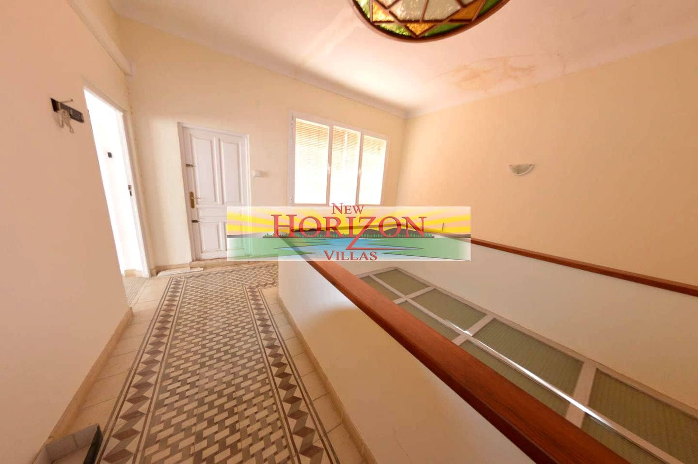 5 bedroom Villa for sale in Cuevas del Almanzora - € 200,000 (Ref: 9432396)