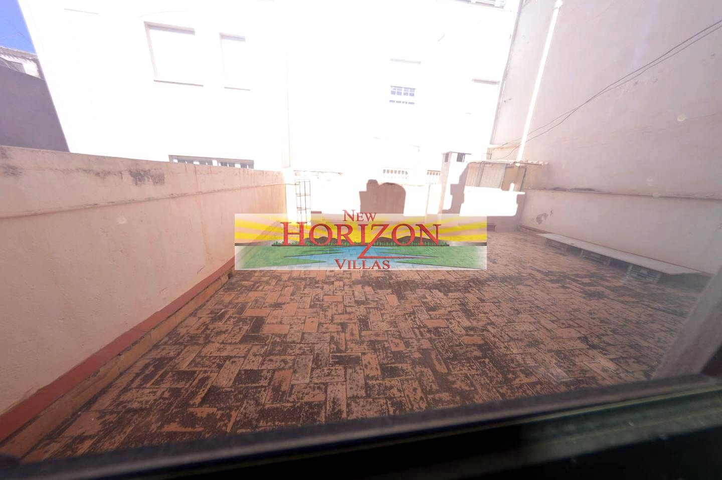 5 bedroom Villa for sale in Cuevas del Almanzora - € 200,000 (Ref: 9432396)