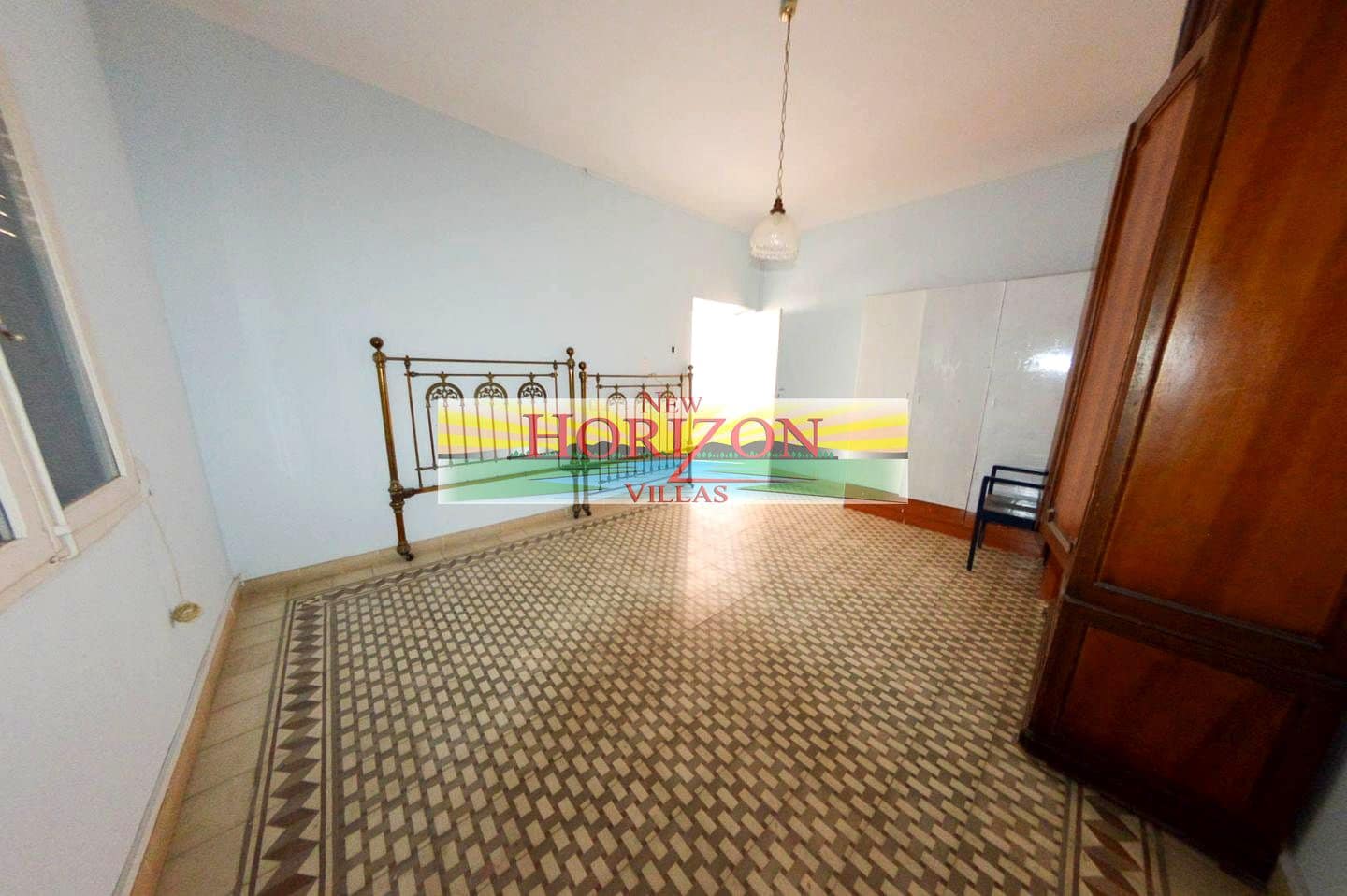 5 bedroom Villa for sale in Cuevas del Almanzora - € 200,000 (Ref: 9432396)