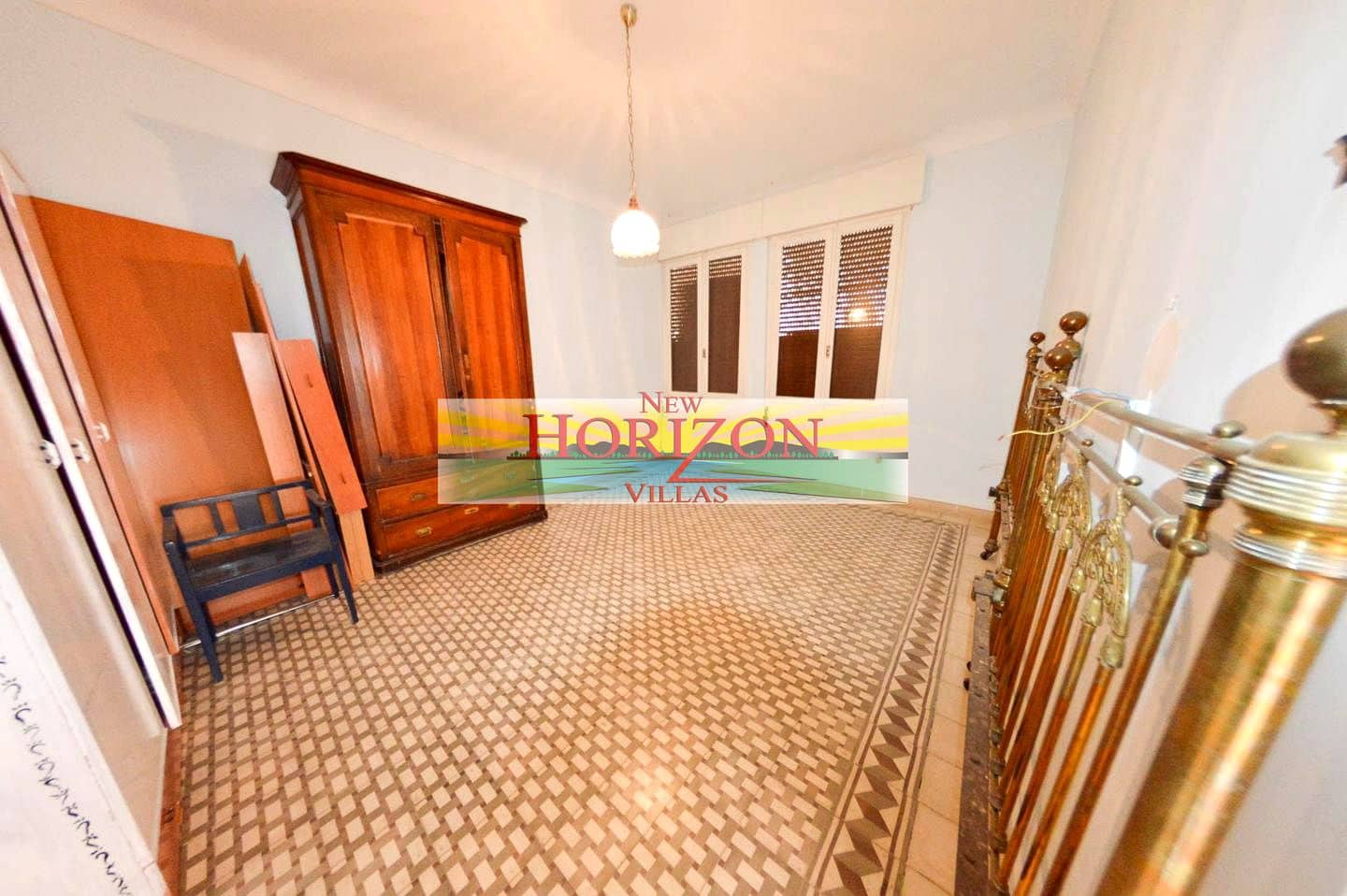 5 bedroom Villa for sale in Cuevas del Almanzora - € 200,000 (Ref: 9432396)