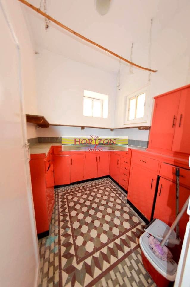 5 bedroom Villa for sale in Cuevas del Almanzora - € 200,000 (Ref: 9432396)