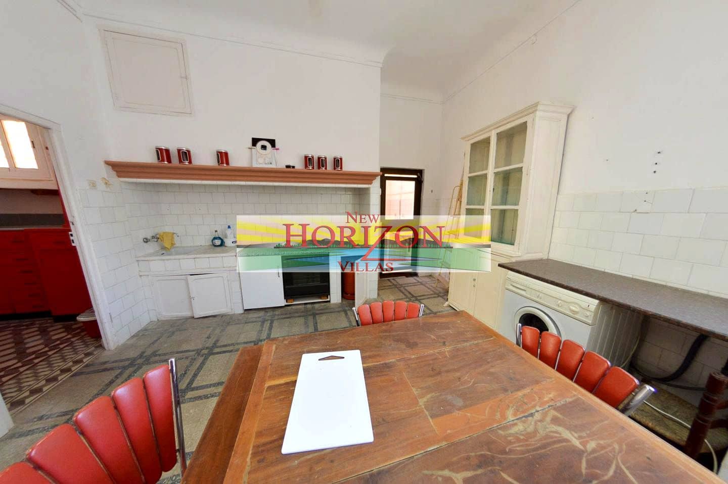 5 bedroom Villa for sale in Cuevas del Almanzora - € 200,000 (Ref: 9432396)