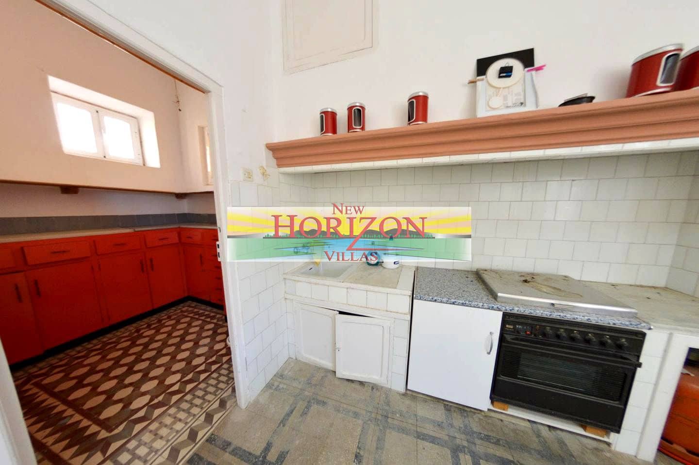 5 bedroom Villa for sale in Cuevas del Almanzora - € 200,000 (Ref: 9432396)