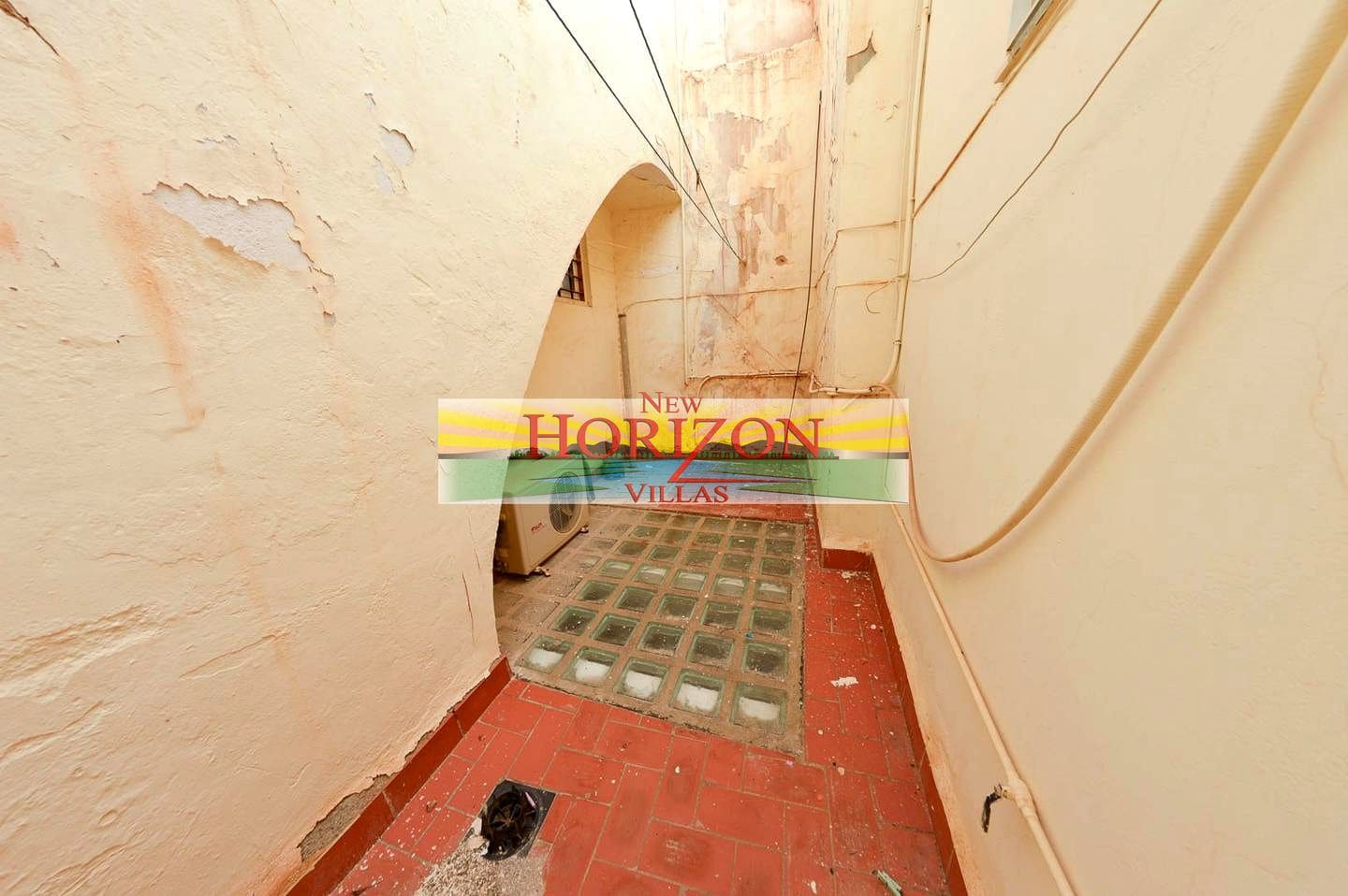 5 bedroom Villa for sale in Cuevas del Almanzora - € 200,000 (Ref: 9432396)