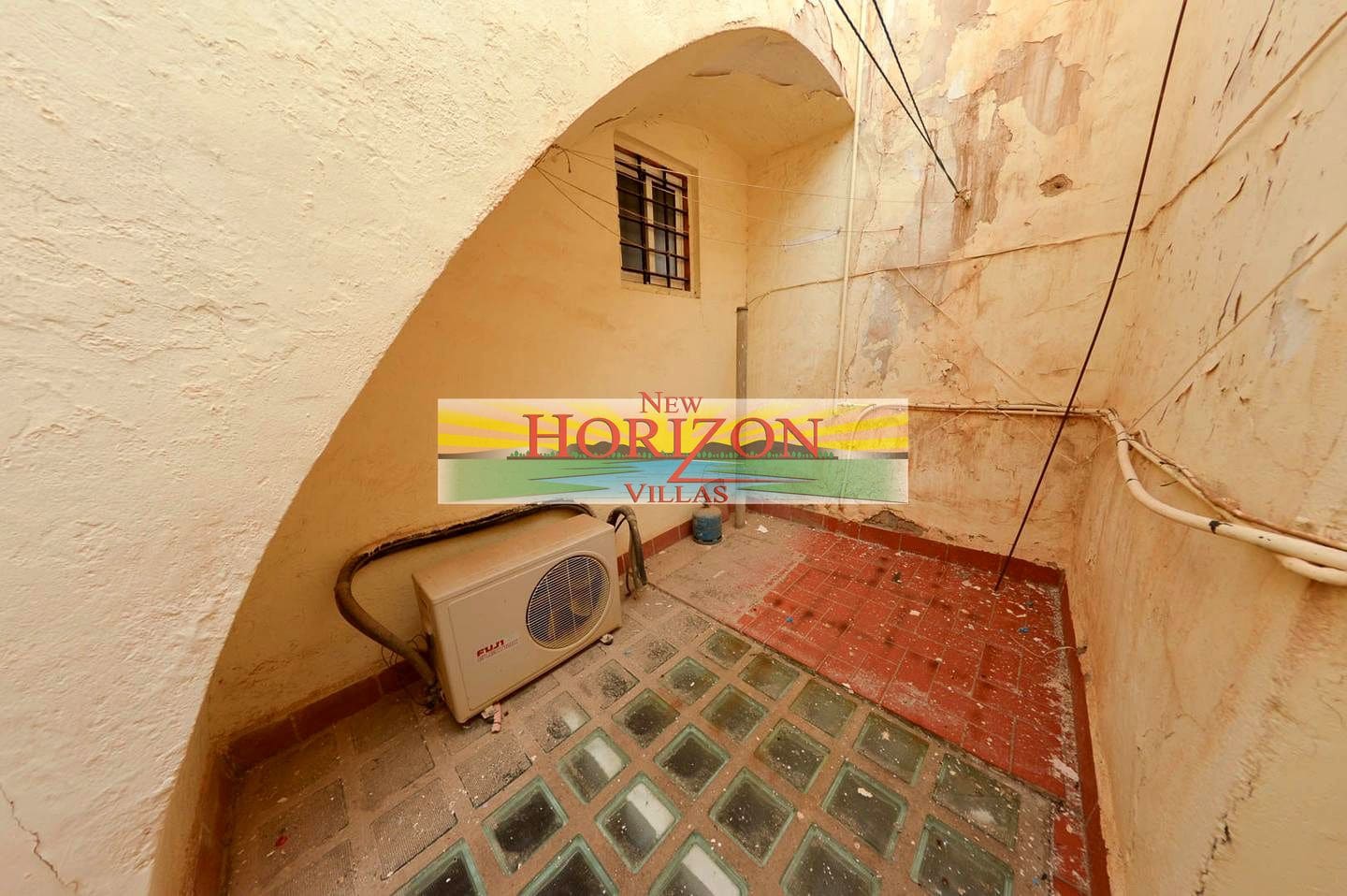 5 bedroom Villa for sale in Cuevas del Almanzora - € 200,000 (Ref: 9432396)