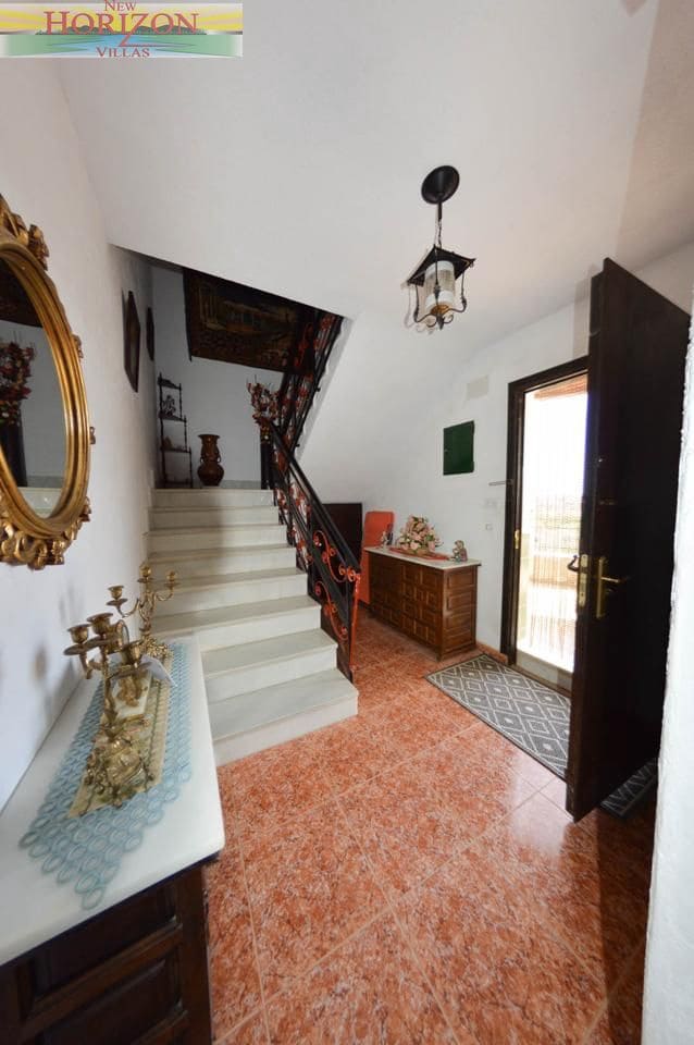 5 bedroom Villa for sale in Arboleas - € 350,000 (Ref: 9475681)