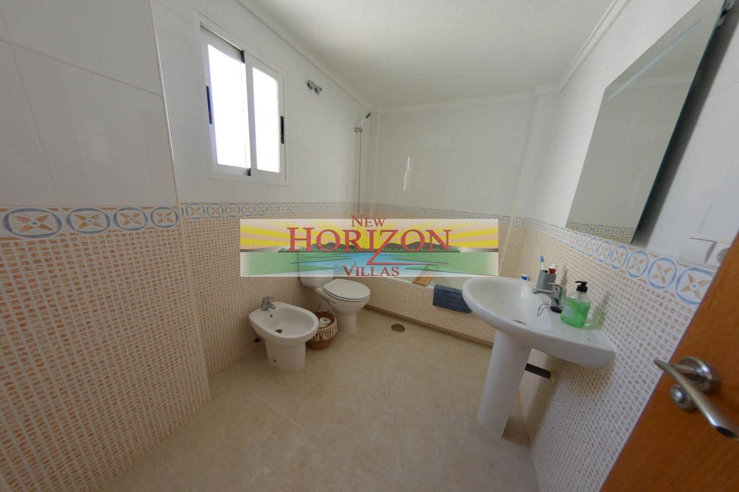 2 soveværelse Lejlighed til salg i La Alfoquia med swimmingpool - € 104.000 (Ref: 9539492)