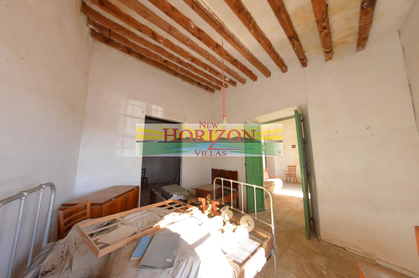 4 bedroom Villa for sale in La Concepcion - € 105,000 (Ref: 9542119)