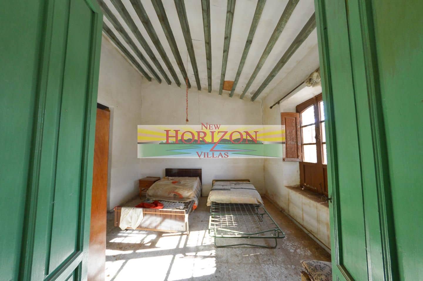 4 bedroom Villa for sale in La Concepcion - € 105,000 (Ref: 9542119)