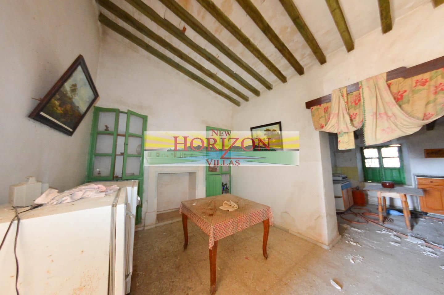 4 bedroom Villa for sale in La Concepcion - € 105,000 (Ref: 9542119)