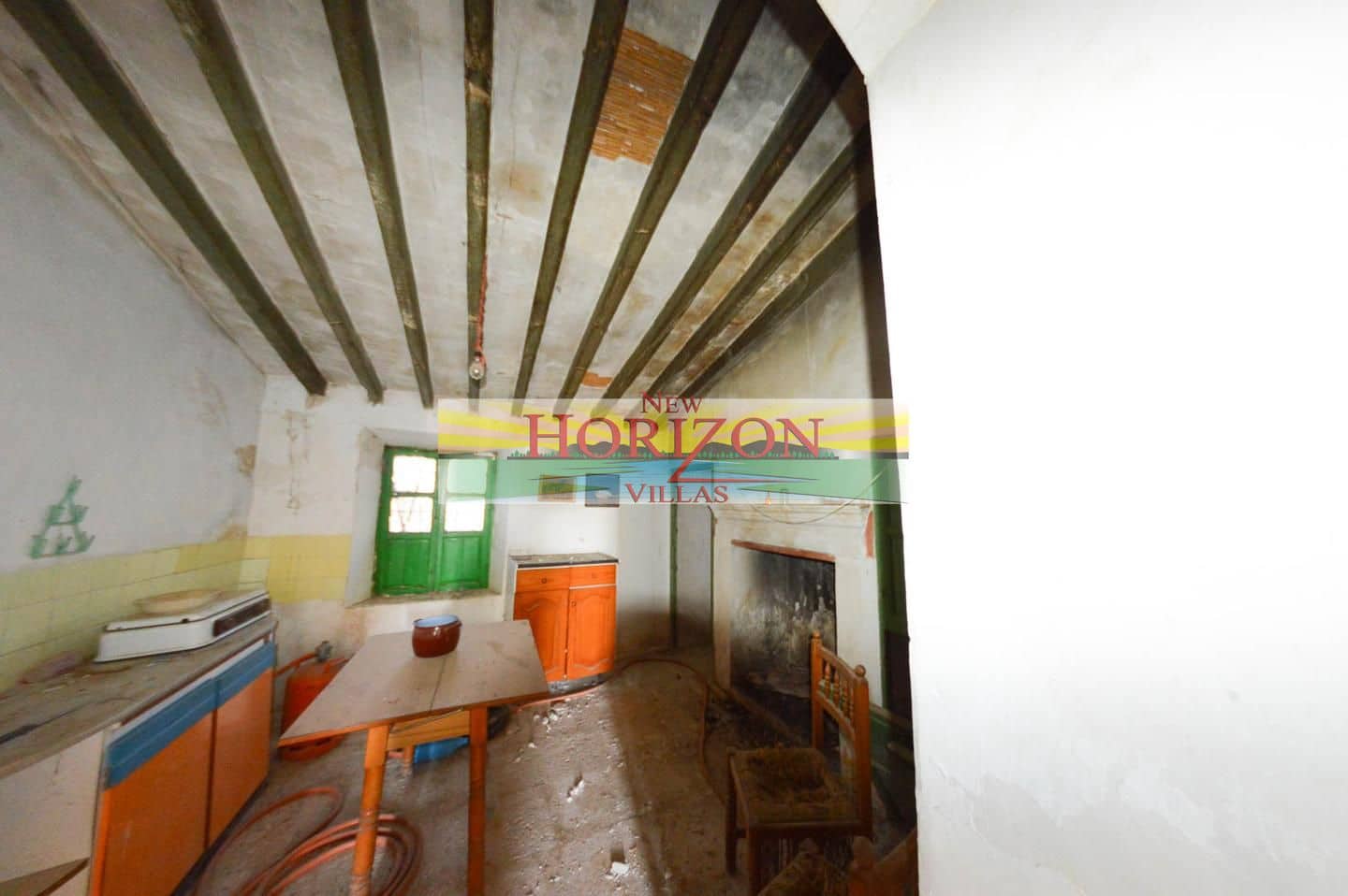 4 bedroom Villa for sale in La Concepcion - € 105,000 (Ref: 9542119)