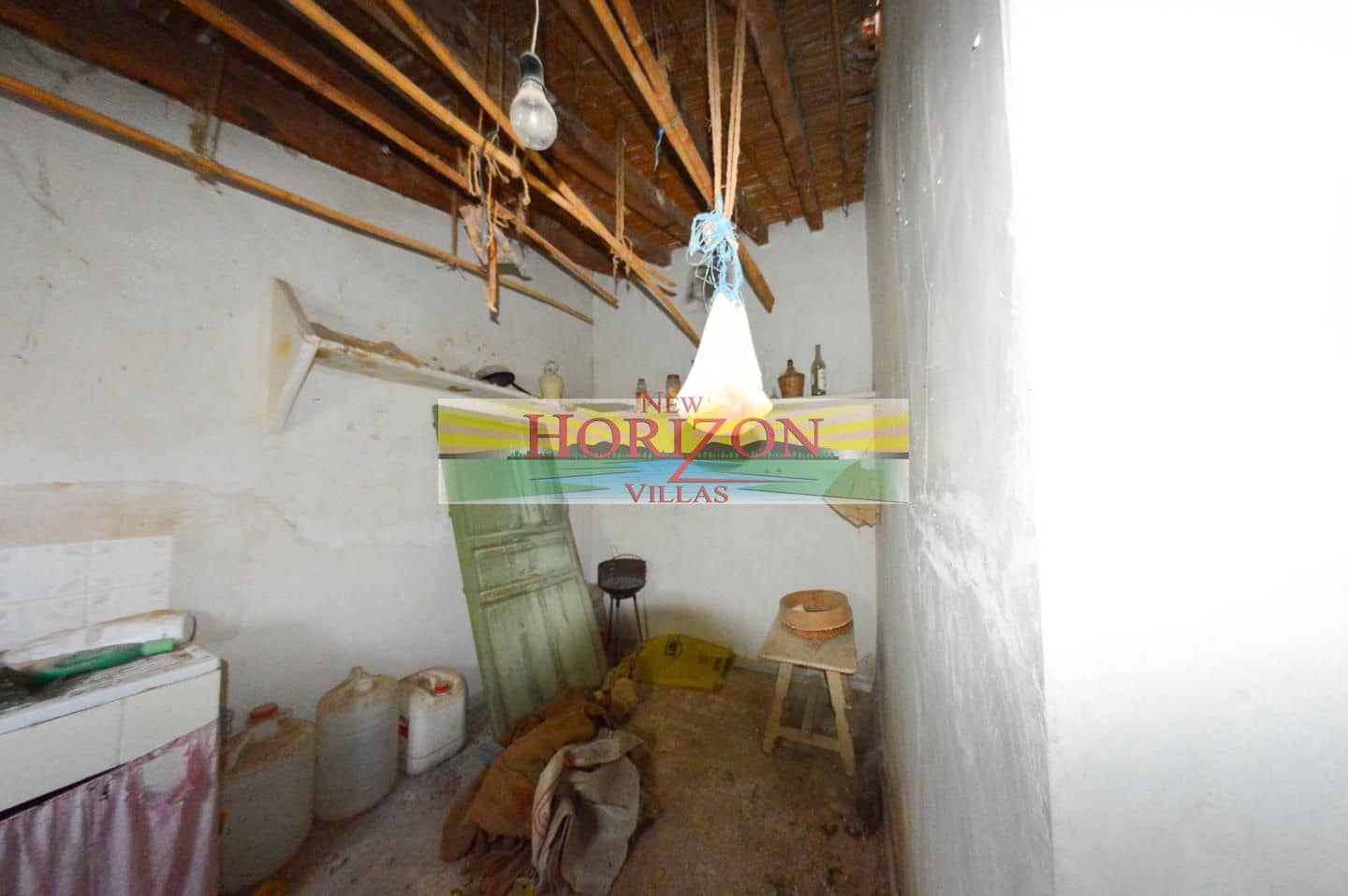 4 bedroom Villa for sale in La Concepcion - € 105,000 (Ref: 9542119)