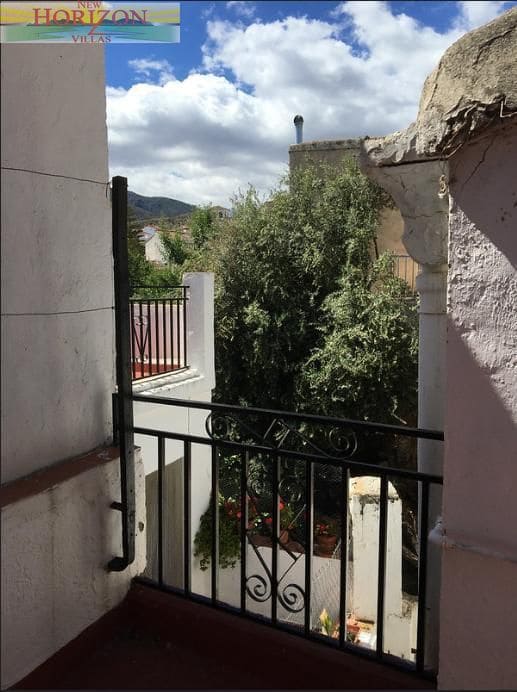 3 bedroom Flat for sale in Albanchez - € 50,000 (Ref: 9545908)