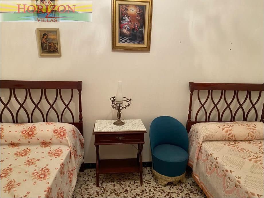 3 bedroom Flat for sale in Albanchez - € 50,000 (Ref: 9545908)