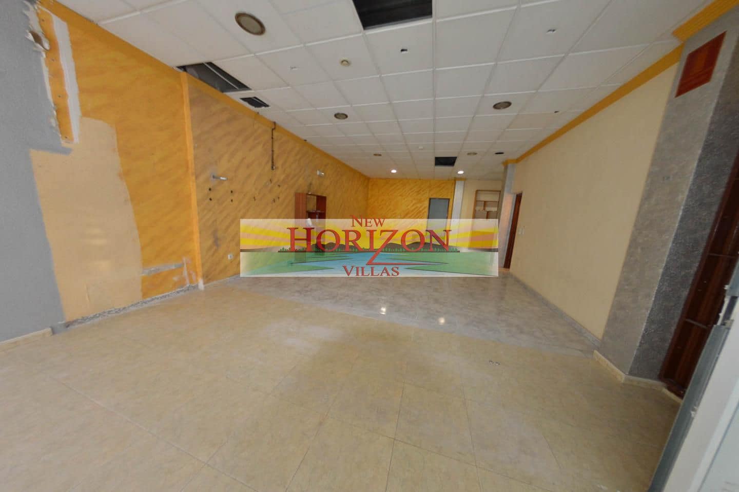 3 bedroom Business for rent in Huercal-Overa - € 450 (Ref: 9566312)