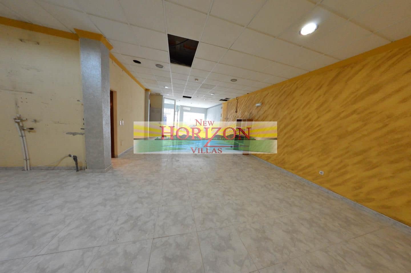 3 bedroom Business for rent in Huercal-Overa - € 450 (Ref: 9566312)