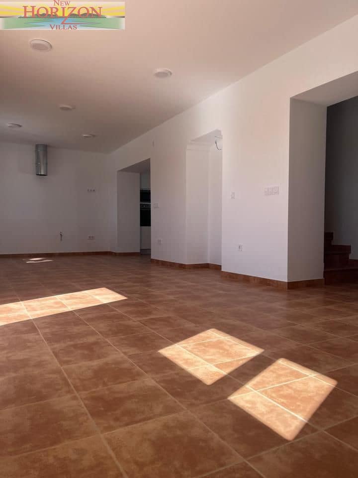 4 makuuhuone Huvila vuokrattavana paikassa Albox mukana uima-altaan 
autotalli - 1 200 € (Ref: 9598048)