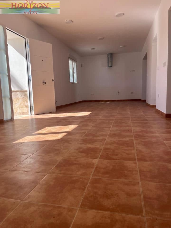 4 makuuhuone Huvila vuokrattavana paikassa Albox mukana uima-altaan 
autotalli - 1 200 € (Ref: 9598048)