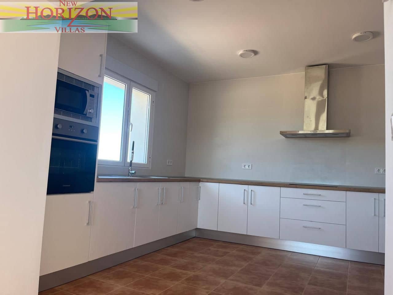 4 makuuhuone Huvila vuokrattavana paikassa Albox mukana uima-altaan 
autotalli - 1 200 € (Ref: 9598048)