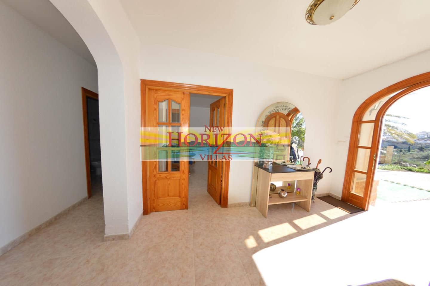 7 slaapkamer Flat te koop in Albox met garage - € 450.000 (Ref: 9628341)