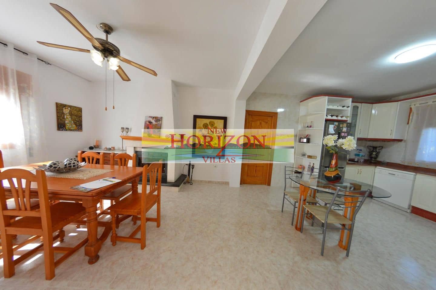 7 slaapkamer Flat te koop in Albox met garage - € 450.000 (Ref: 9628341)